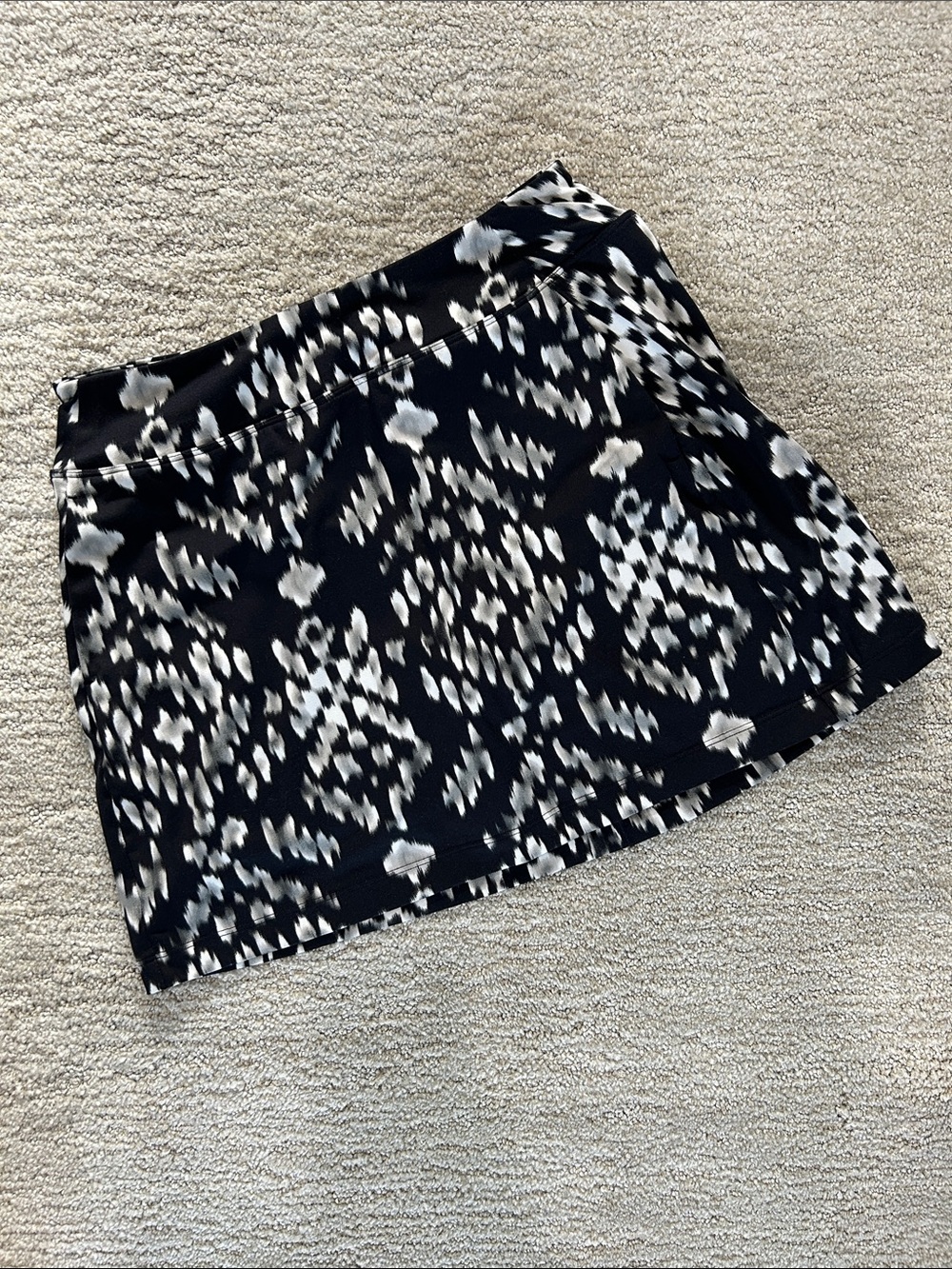 Black & White Abstract Print Skort
